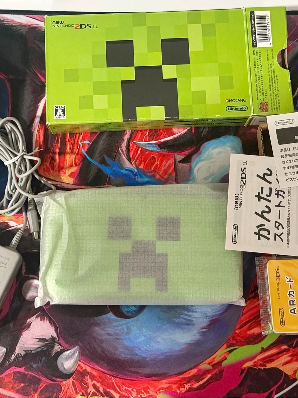 Nintendo 2DS Minecraft Edition Console with Case and Charger CIB